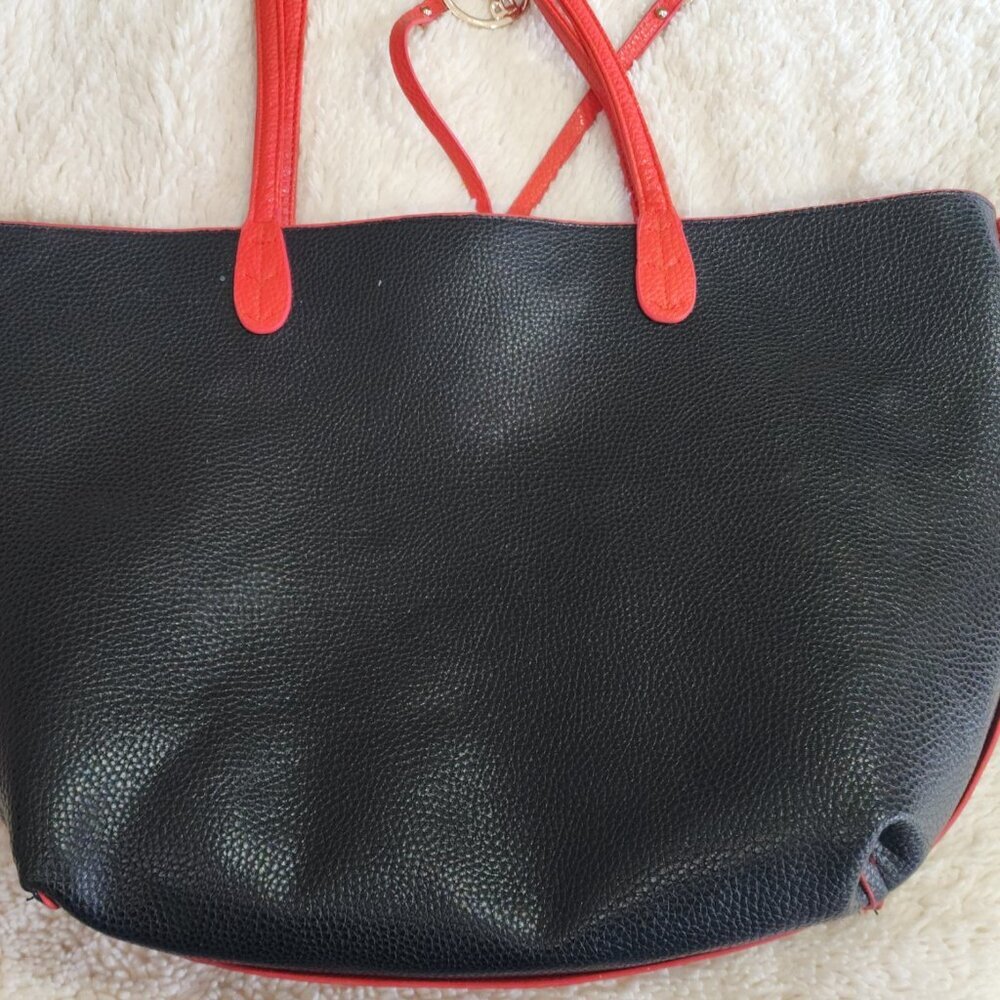BCBG Paris reversible tote with crossbody bag - Picture 6 of 8